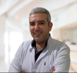 دكتور / محمد صميدة - أخصائي طب وجراحة اللثة والأنسجة الداعمة للأسنان