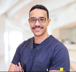 دكتور / مصطفى ابو شرا - أخصائي تقويم