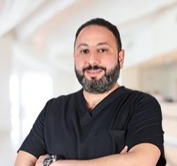 دكتور / محمد عزيز - أخصائي جراحة لثة والأنسجة الداعمة