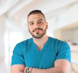 دكتور / محمود عطالله - أخصائي تقويم