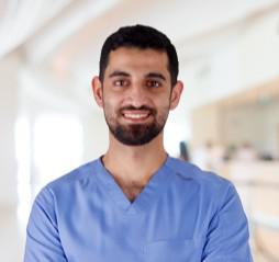 دكتور / مؤمن خالد - أخصائي تقويم الأسنان والوجه والفكين